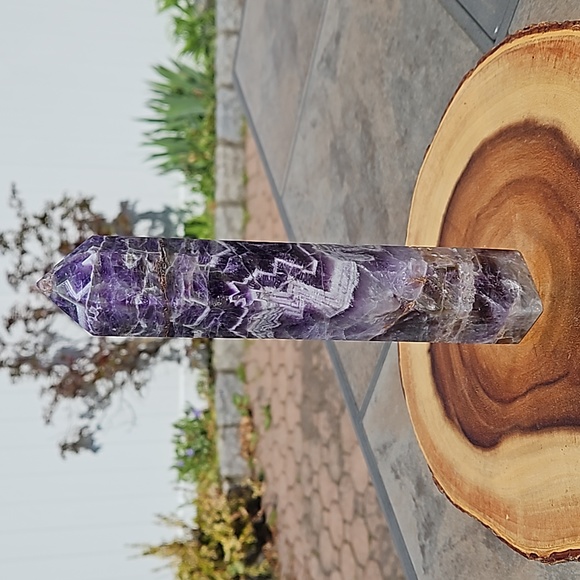 Chevron Amethsyt XL Tower 650 grams 9" - Picture 2 of 11